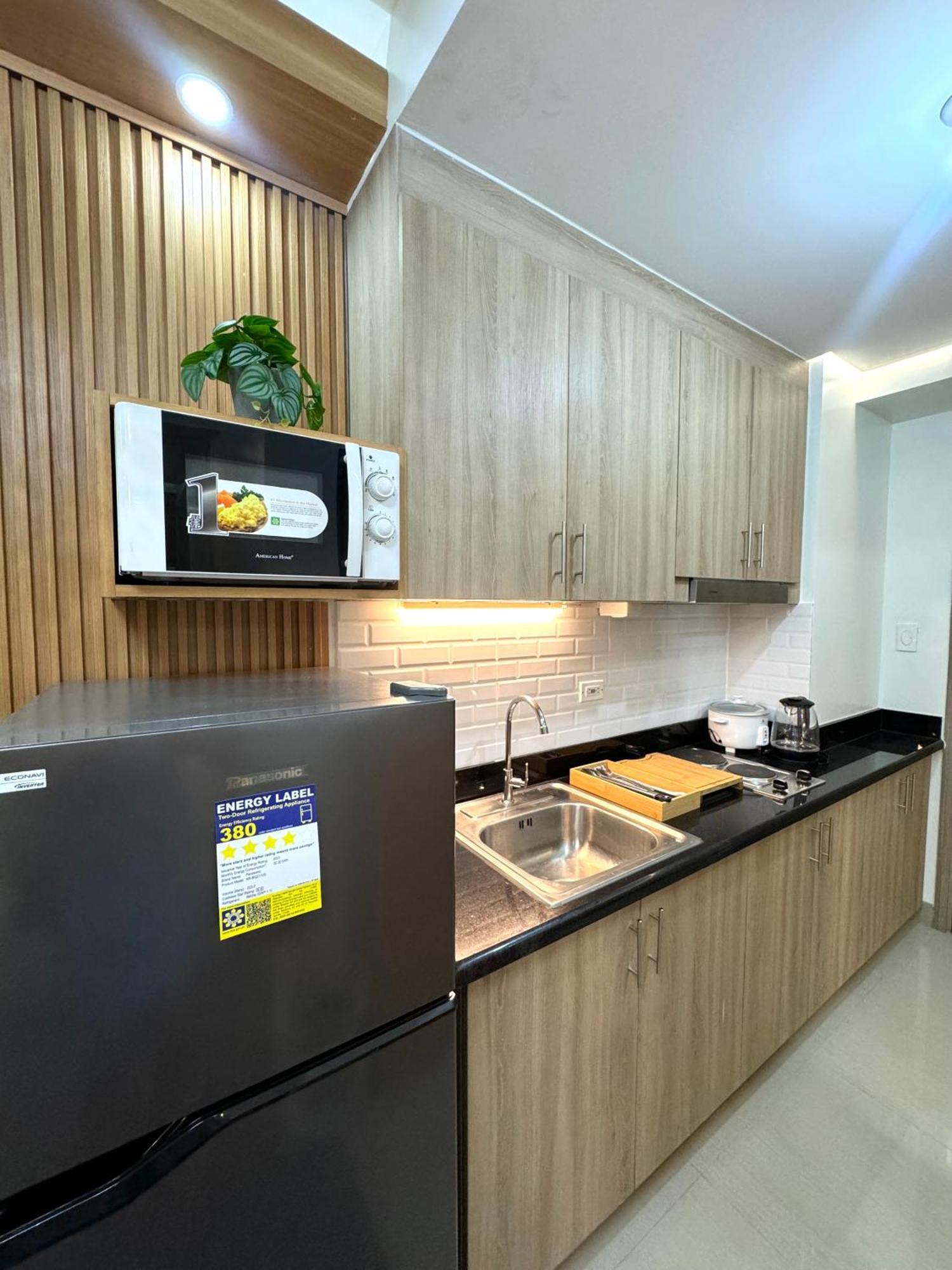 Apartment Katkat Shore 2 Staycation Manila